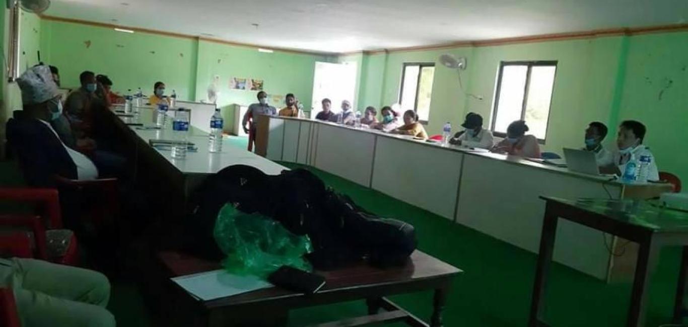 स्थानिय तहमा कार्यरत कृषि/पशु प्राबिधिकहरुका लागि पकेट/ब्लक बिकास कार्यक्रम सम्बन्धी अभिमुखिकरण तथा आ.व.2077/078को पकेट बिकास कार्यक्रम को प्रगति समिक्षा गोष्ठी