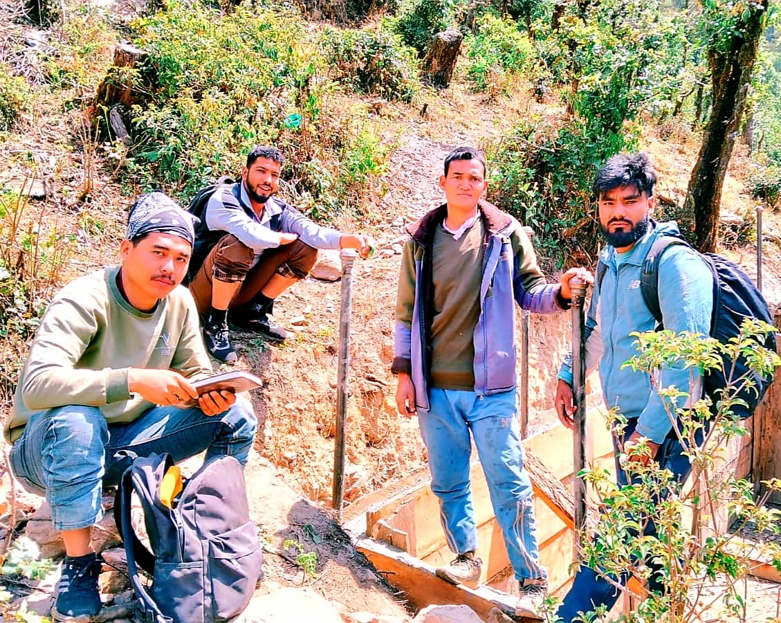 साना सिंचाई निर्माण तथा  मर्मत सम्भार अन्तर्गत सिंचाई पोखरी को फिल्ड अनुगमन-ओखर जोन